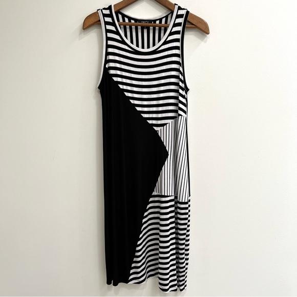 Comfy USA Black White Striped Abstract Sleeveless Asymmetrical Dress Size Small - Picture 10 of 10